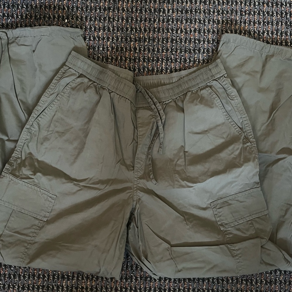 UNIQLO Olive Green Cargo Pants